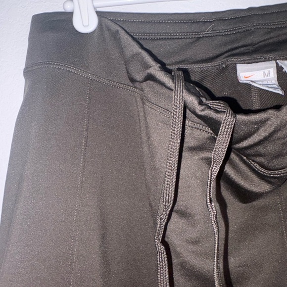 Nike Women’s Olive Green Warm Up Track Pant - Picture 14 of 14
